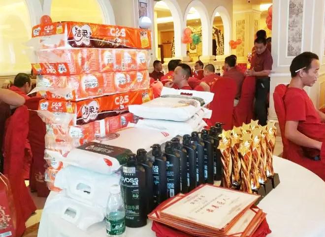 樂蜂裝飾集團(tuán) 第三屆(中秋)師傅家宴圓滿落幕