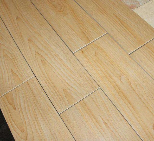 瓷磚PK木地板，客廳裝修該怎么選？